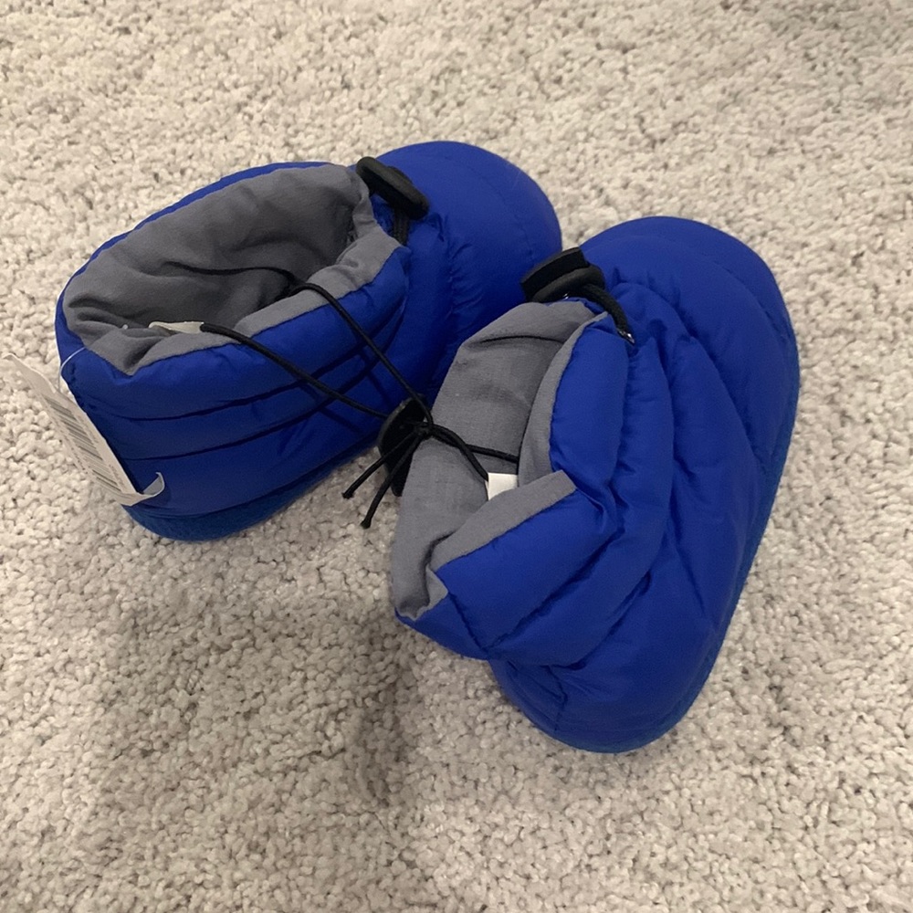 Snow shoes 6